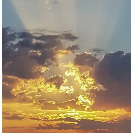 Tra Mare E Monti